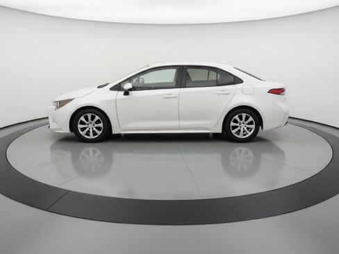 Used 2025 Toyota Corolla LE FWD image 5
