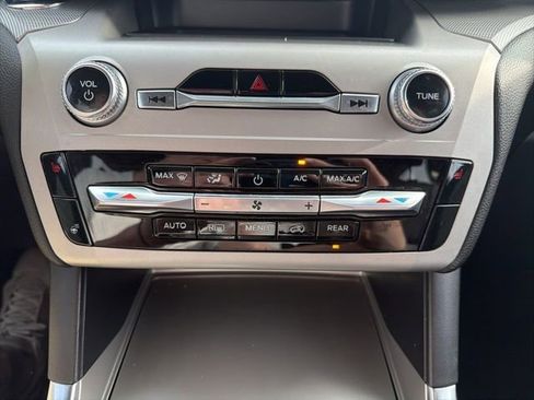 Used 2022 Ford Explorer XLT w/ Equipment Group 202A image 36