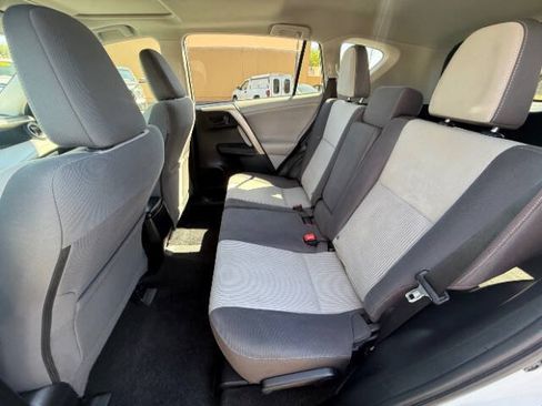 Used 2013 Toyota RAV4 XLE FWD image 17