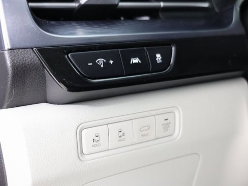 Used 2024 Kia Carnival SX Prestige image 24