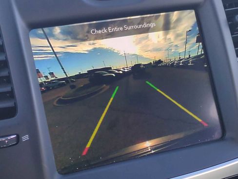 Used 2023 Chrysler 300 Touring w/ Sport Appearance Package image 14