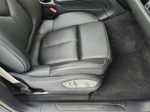 Used 2024 Porsche Macan w/ Premium Plus Package image 22