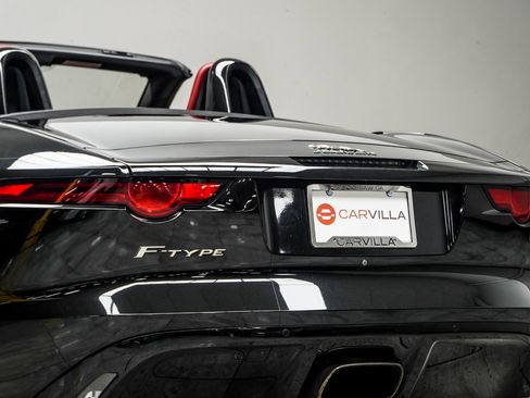 Used 2019 Jaguar F-TYPE P300 image 15
