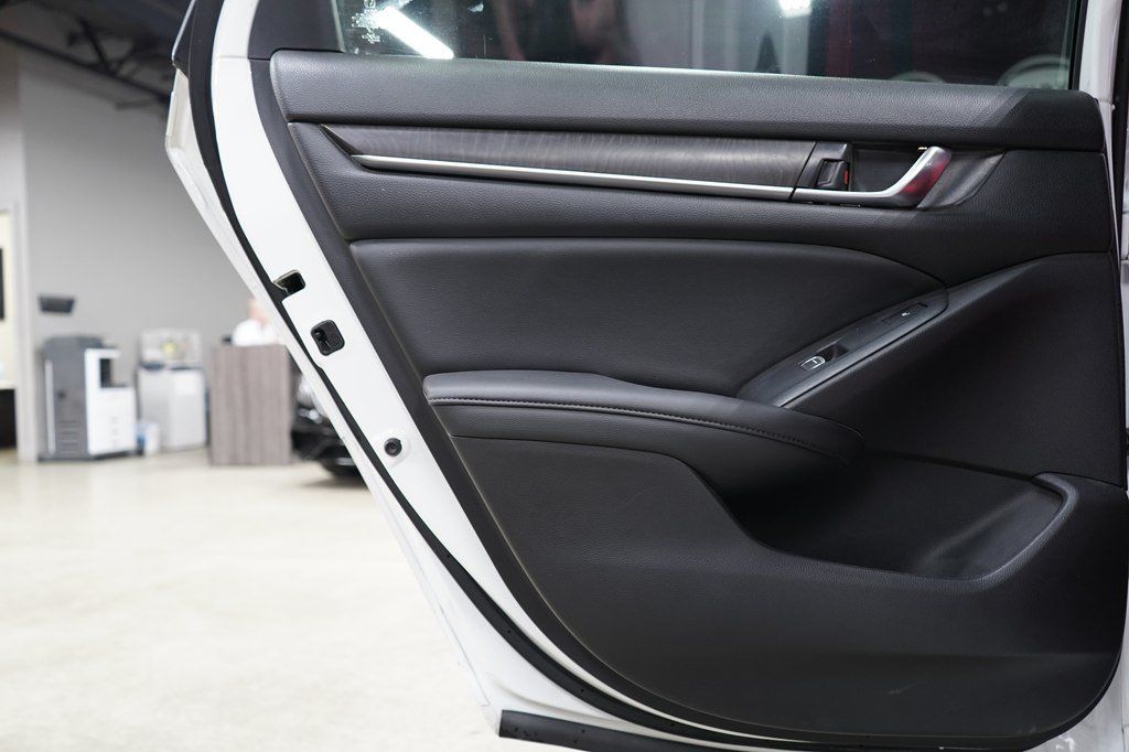 Used 2021 Honda Accord Touring image 13