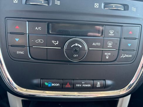 Used 2011 Chrysler Town & Country Touring w/ Security Group image 14