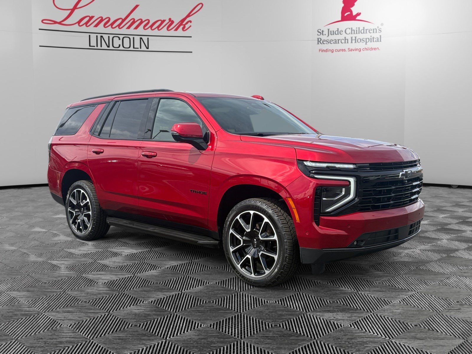 Used 2025 Chevrolet Tahoe RST w/ Comfort Package AWD/4WD image 7