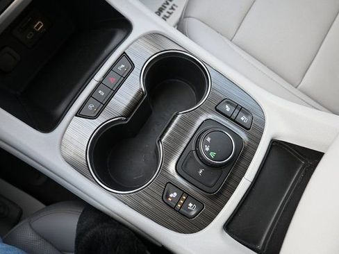 Used 2021 GMC Acadia SLT w/ Technology Package image 30