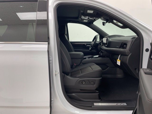 New 2026 Chevrolet Tahoe High Country w/ Sun And Tow Package AWD/4WD image 23