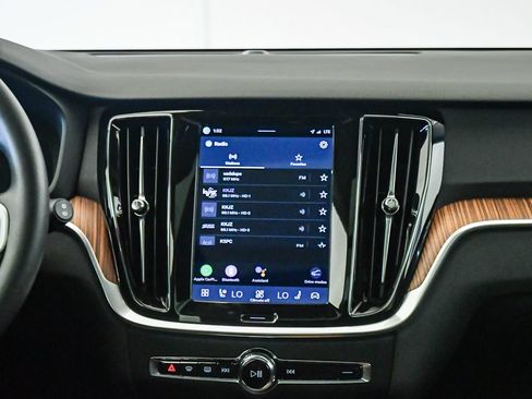 Certified 2025 Volvo V60 B5 Cross Country Plus AWD/4WD image 14