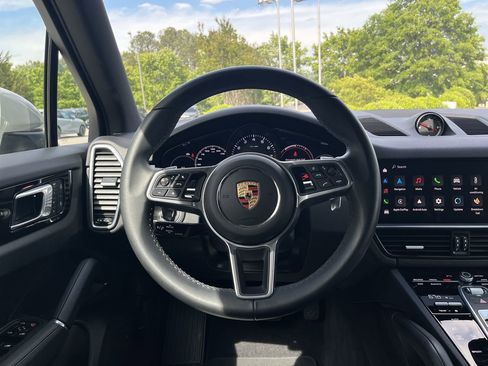 Used 2023 Porsche Cayenne AWD/4WD image 21