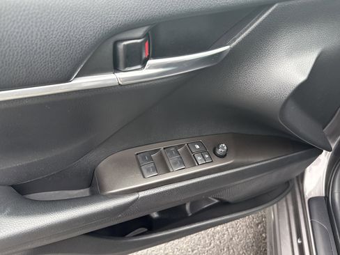 Used 2023 Toyota Camry SE image 15