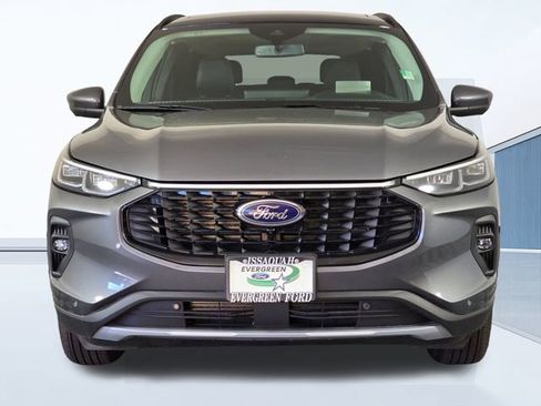 Used 2024 Ford Escape SE w/ PHEV Premium Package image 2