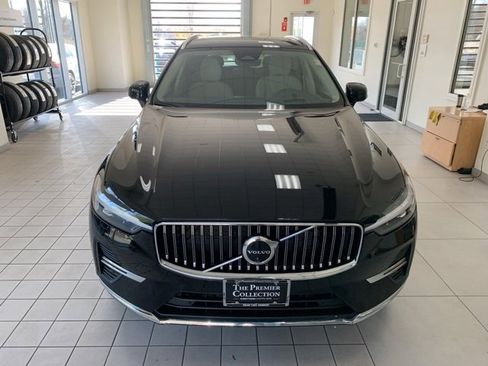 Certified 2022 Volvo XC60 B6 Inscription w/ Advanced Package image 2