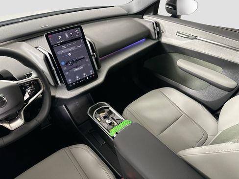 New 2025 Volvo EX30 Plus w/ Protection Package Premier image 23