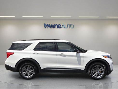 Used 2023 Ford Explorer XLT w/ Equipment Group 202A AWD/4WD image 8