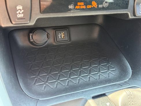 Used 2023 Toyota RAV4 LE AWD/4WD image 36