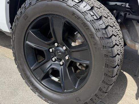 Used 2021 RAM 1500 Big Horn AWD/4WD image 6