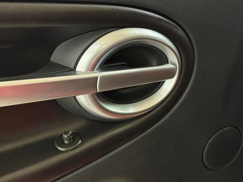 Used 2004 Chevrolet SSR w/ Preferred Equipment Group image 38