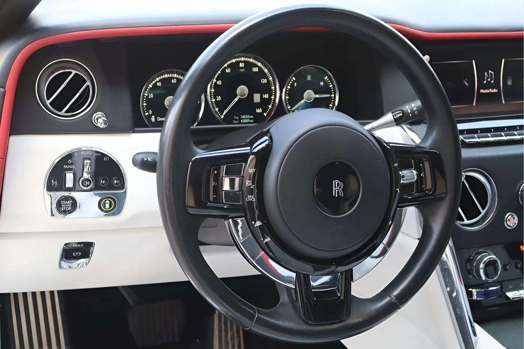 Certified 2019 Rolls-Royce Cullinan AWD/4WD image 11