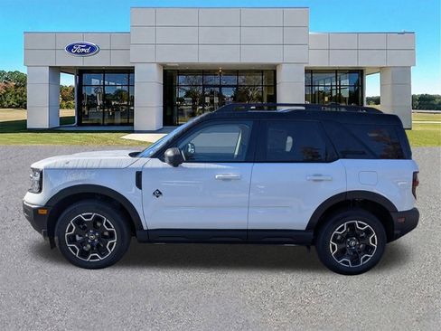 New 2025 Ford Bronco Sport Outer Banks w/ Outer Banks Tech Package+ AWD/4WD image 8