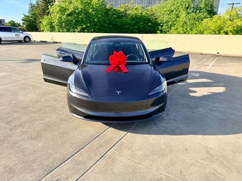 Used 2024 Tesla Model 3 Standard Range RWD image 25