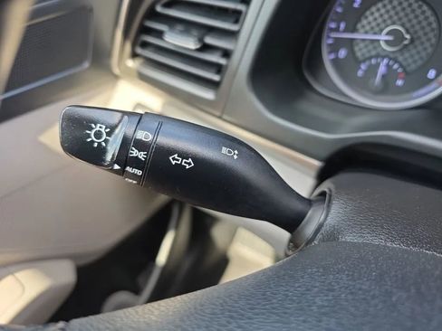 Used 2020 Hyundai Elantra Value Edition image 20