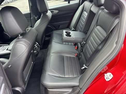 Used 2023 Alfa Romeo Giulia Veloce image 20