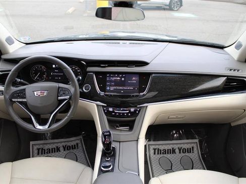 Used 2023 Cadillac XT6 Premium Luxury AWD/4WD image 14