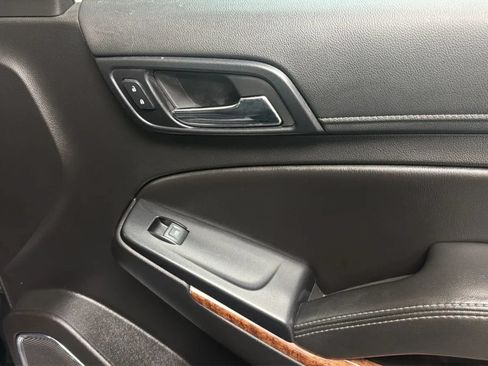 Used 2018 Chevrolet Tahoe Premier RWD image 18