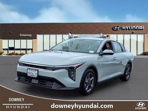 Used 2025 Kia K4 FWD image 1