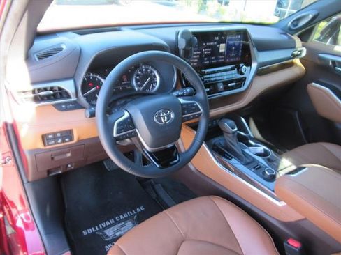 Used 2022 Toyota Highlander Platinum image 13