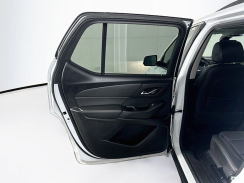 Used 2020 Chevrolet Traverse LT w/ LT Premium Package FWD image 28