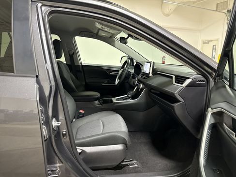 Used 2024 Toyota RAV4 XLE FWD image 21