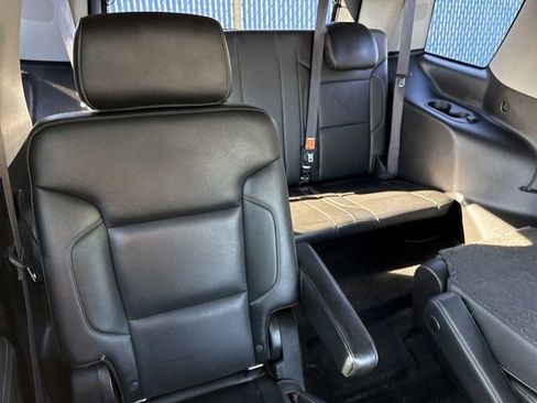 Used 2017 GMC Yukon SLT w/ Open Road Package RWD image 18