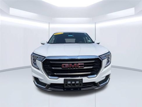Used 2024 GMC Terrain SLE AWD/4WD image 12