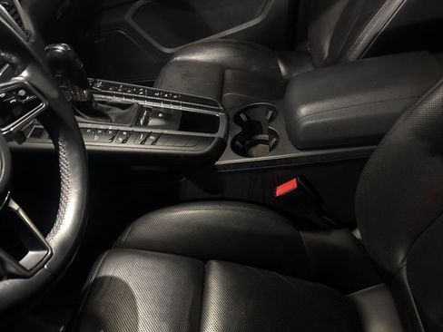 Used 2018 Porsche Macan image 35