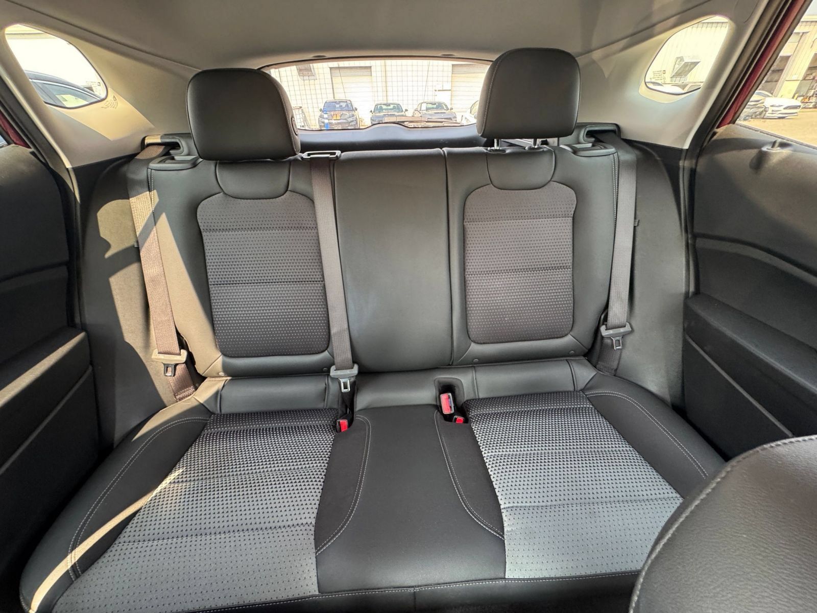 Used 2025 Chevrolet Trax LT FWD image 36