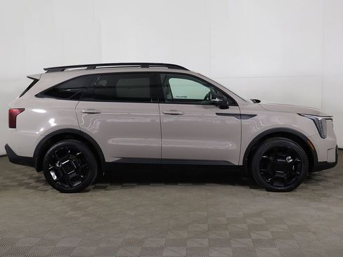 Used 2025 Kia Sorento AWD image 21