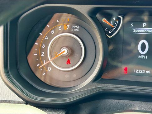 Used 2025 Jeep Gladiator Sport AWD/4WD image 38