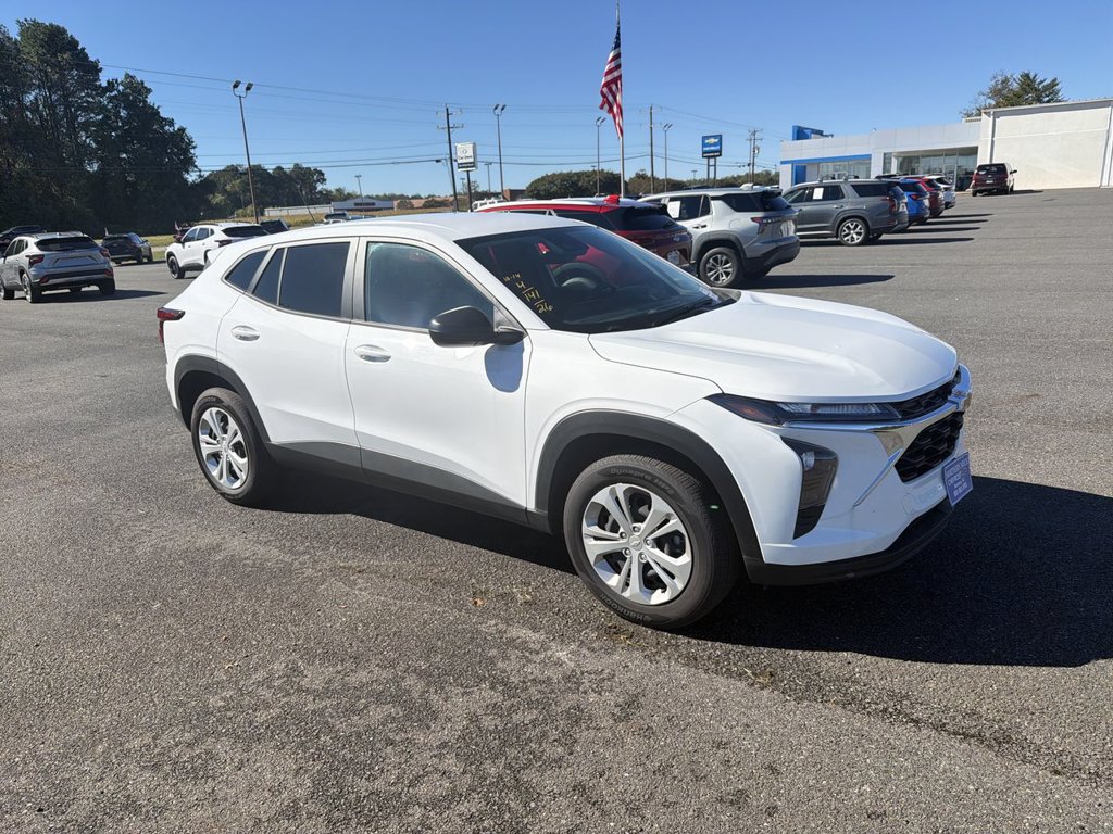 Certified 2026 Chevrolet Trax LS FWD image 2