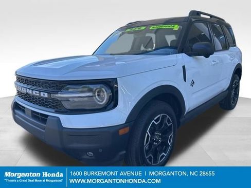Used 2025 Ford Bronco Sport Outer Banks w/ Outer Banks Tech Package+ AWD/4WD image 3