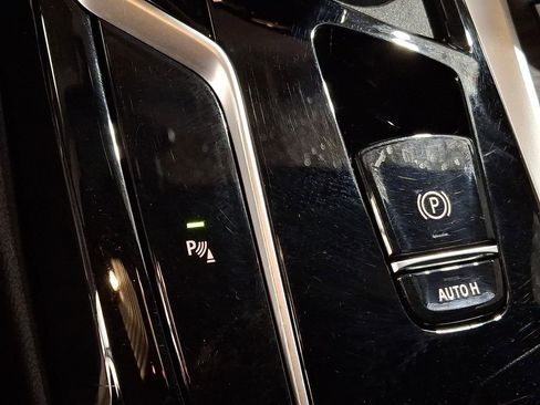 Used 2022 BMW 540i xDrive w/ Convenience Package image 18