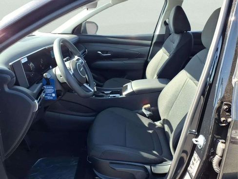 New 2026 Hyundai Tucson SE image 9