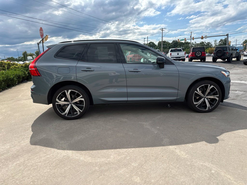 Used 2023 Volvo XC60 B5 Ultimate w/ Climate Package AWD/4WD image 4