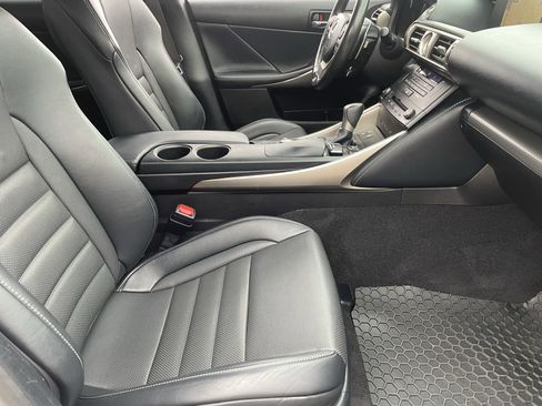 Used 2016 Lexus IS 300 AWD image 11