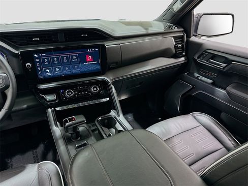 Used 2024 GMC Sierra 1500 AT4X image 25