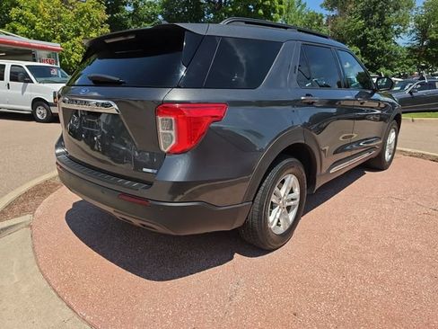 Used 2020 Ford Explorer XLT AWD/4WD image 5