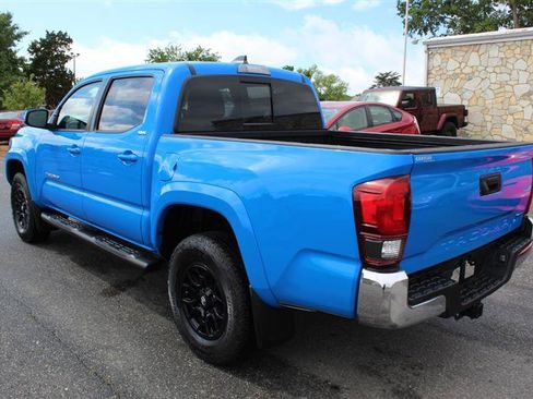 Used 2020 Toyota Tacoma SR5 AWD/4WD image 5