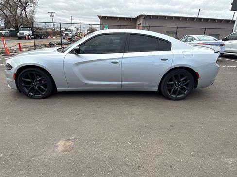 Used 2022 Dodge Charger SXT w/ Blacktop Package image 4
