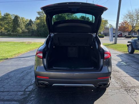 Used 2017 Maserati Levante w/ Luxury Package image 32